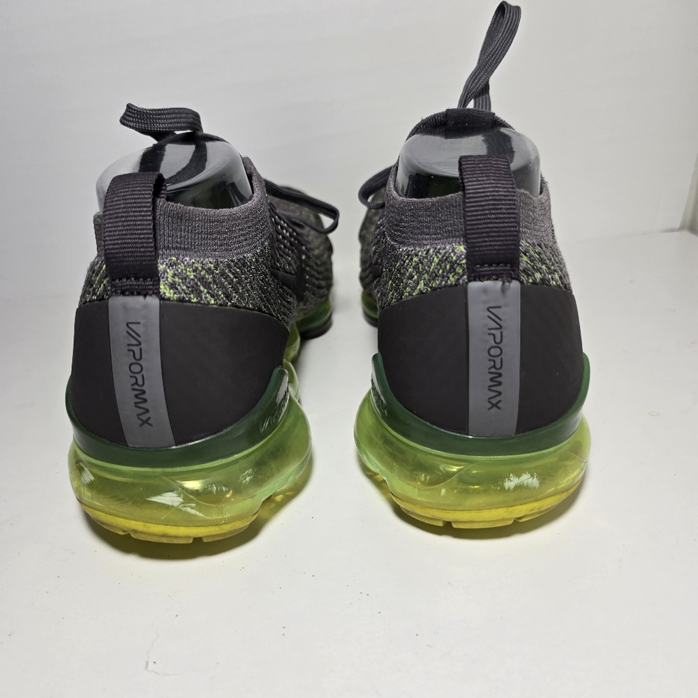 Nike VaporMax Flyknit Men's Gray and Green Running Shoes size 11 - Picture 13 of 16